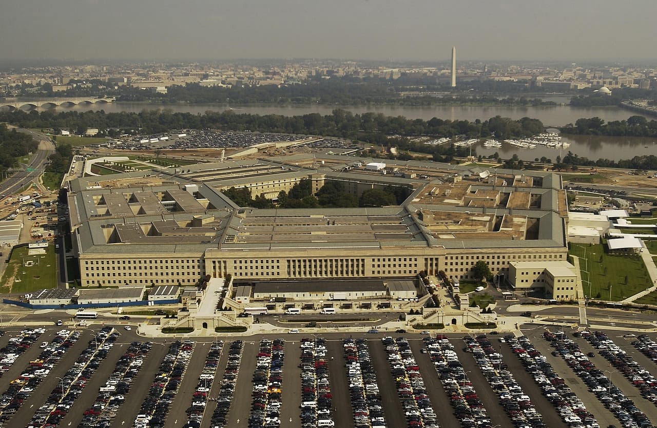 Photo for: Pentagon Cuts 78,000 Civilian Jobs Without Analysis of Military Impact