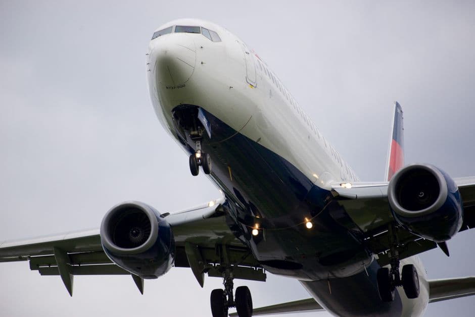 Photo for: Senate Examines Aviation Safety Gaps After Crashes