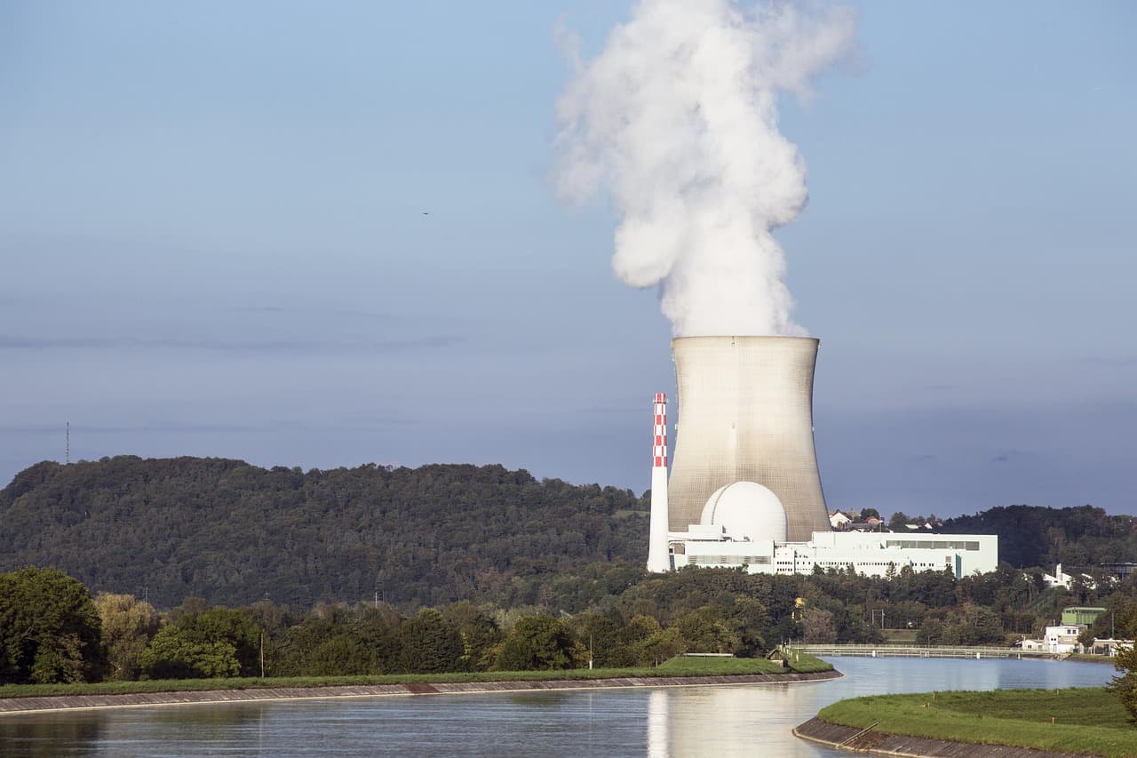 Photo for: House Pushes Nuclear Permitting Reform Before Congress Ends